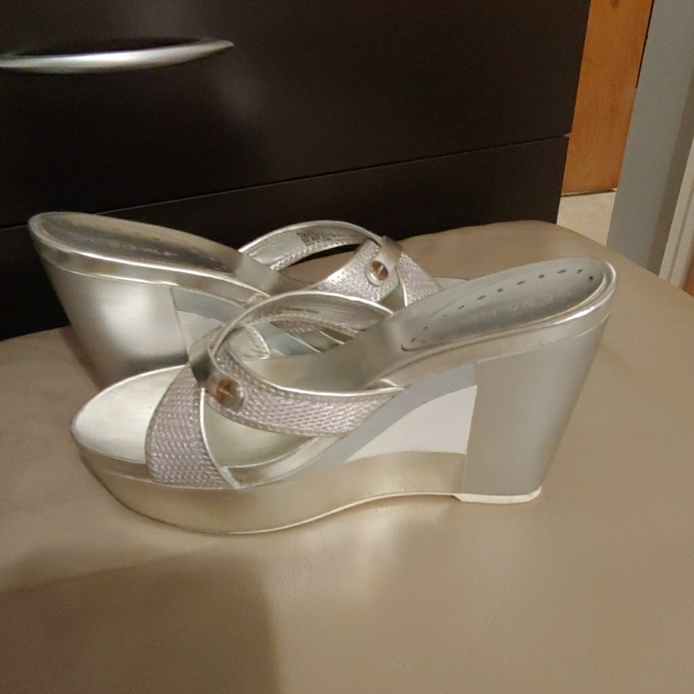 Sandals - Picture 2 of 3